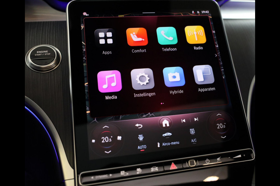 Mercedes-Benz CLE Coupé 300 e AMG Line / Head Up / 360 Camera / Acc / Lane Assist / BURMESTER / Elek Stoelen / Memory / Pano / 20 Mercedes-Benz CLE Coupé 300 e AMG Line / Head Up / 360 Camera / Acc / Lane Assist / BURMESTER / Elek Stoelen / Memory / Pano / 20