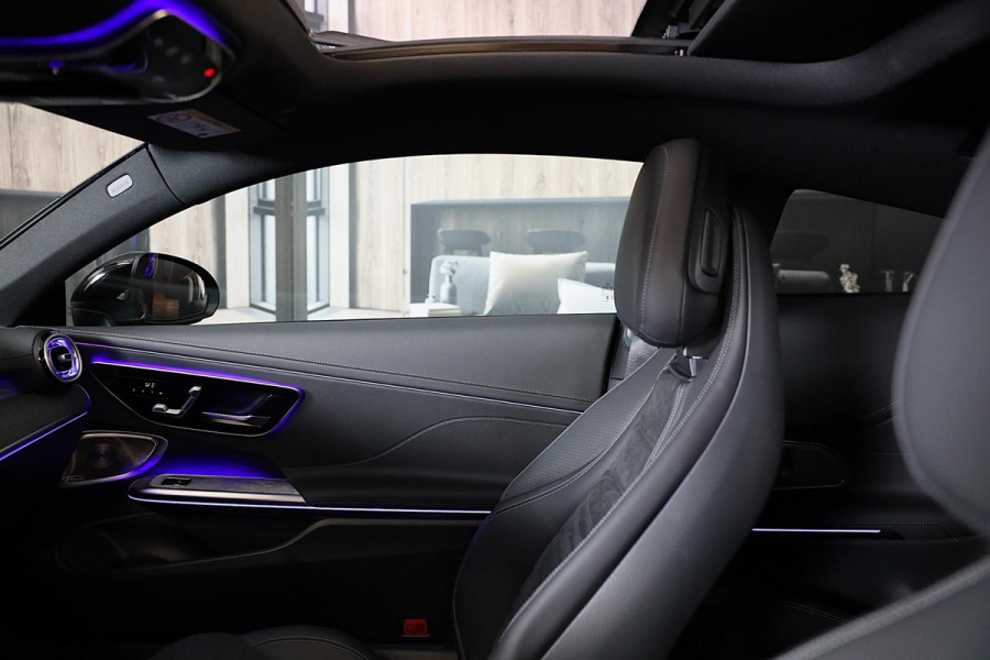 Mercedes-Benz CLE Coupé 300 e AMG Line / Head Up / 360 Camera / Acc / Lane Assist / BURMESTER / Elek Stoelen / Memory / Pano / 20 Mercedes-Benz CLE Coupé 300 e AMG Line / Head Up / 360 Camera / Acc / Lane Assist / BURMESTER / Elek Stoelen / Memory / Pano / 20