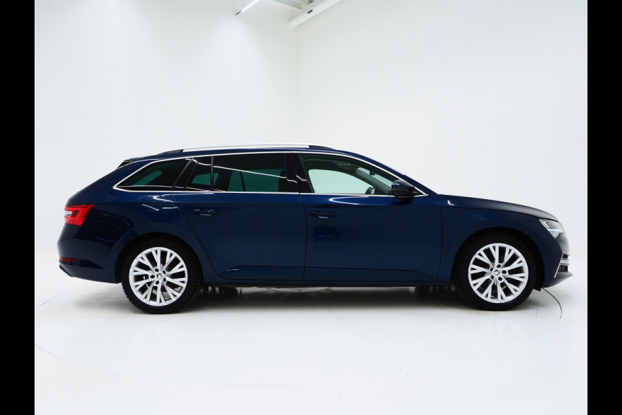 Škoda Superb Combi 1.4 TSI iV 218PK Style | Leder | Trekhaak | Adaptive Cruise | Virtual | Keyless | Memory | Carplay Škoda Superb Combi 1.4 TSI iV 218PK Style | Leder | Trekhaak | Adaptive Cruise | Virtual | Keyless | Memory | Carplay