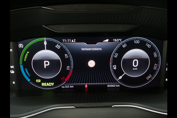 Škoda Superb Combi 1.4 TSI iV 218PK Style | Leder | Trekhaak | Adaptive Cruise | Virtual | Keyless | Memory | Carplay Škoda Superb Combi 1.4 TSI iV 218PK Style | Leder | Trekhaak | Adaptive Cruise | Virtual | Keyless | Memory | Carplay