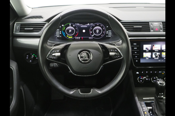 Škoda Superb Combi 1.4 TSI iV 218PK Style | Leder | Trekhaak | Adaptive Cruise | Virtual | Keyless | Memory | Carplay Škoda Superb Combi 1.4 TSI iV 218PK Style | Leder | Trekhaak | Adaptive Cruise | Virtual | Keyless | Memory | Carplay