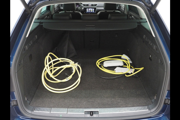 Škoda Superb Combi 1.4 TSI iV 218PK Style | Leder | Trekhaak | Adaptive Cruise | Virtual | Keyless | Memory | Carplay Škoda Superb Combi 1.4 TSI iV 218PK Style | Leder | Trekhaak | Adaptive Cruise | Virtual | Keyless | Memory | Carplay