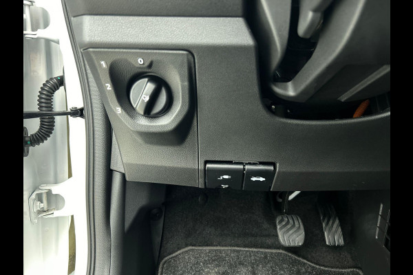 Dacia Spring Extreme 65 26.8 kWh Climate control Cruise control Parkeersensoren Achteruitrijcamera Navigatie LED Apple Carplay/ Android Auto Dacia Spring Extreme 65 26.8 kWh Climate control Cruise control Parkeersensoren Achteruitrijcamera Navigatie LED Apple Carplay/ Android Auto