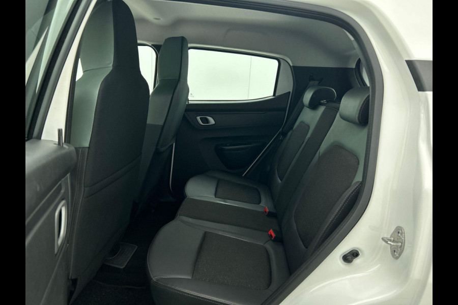 Dacia Spring Extreme 65 26.8 kWh Climate control Cruise control Parkeersensoren Achteruitrijcamera Navigatie LED Apple Carplay/ Android Auto Dacia Spring Extreme 65 26.8 kWh Climate control Cruise control Parkeersensoren Achteruitrijcamera Navigatie LED Apple Carplay/ Android Auto