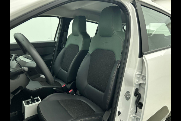 Dacia Spring Extreme 65 26.8 kWh Climate control Cruise control Parkeersensoren Achteruitrijcamera Navigatie LED Apple Carplay/ Android Auto Dacia Spring Extreme 65 26.8 kWh Climate control Cruise control Parkeersensoren Achteruitrijcamera Navigatie LED Apple Carplay/ Android Auto