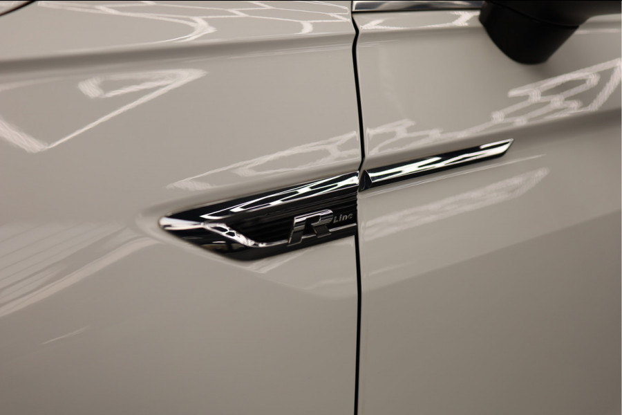 Volkswagen Tiguan 2.0 TSI 4Motion Highline Business R | R Line binnen & buiten | Automaat | 4x4 | Trekhaak | hoge instap | BTW voor bedrijven verekenbaar |