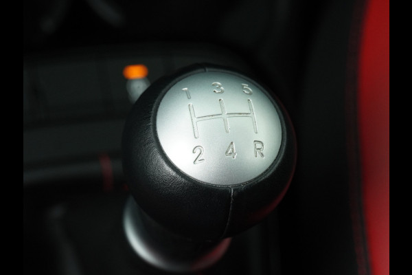 Kia Picanto 1.0 DPi GT-Line - Apple Carplay/Android Auto - Cruise Control - Climate Control -  Leren Bekleding - Navigatie - - Fabrieksgarantie tot 05-2031 Kia Picanto 1.0 DPi GT-Line - Apple Carplay/Android Auto - Cruise Control - Climate Control -  Leren Bekleding - Navigatie - - Fabrieksgarantie tot 05-2031