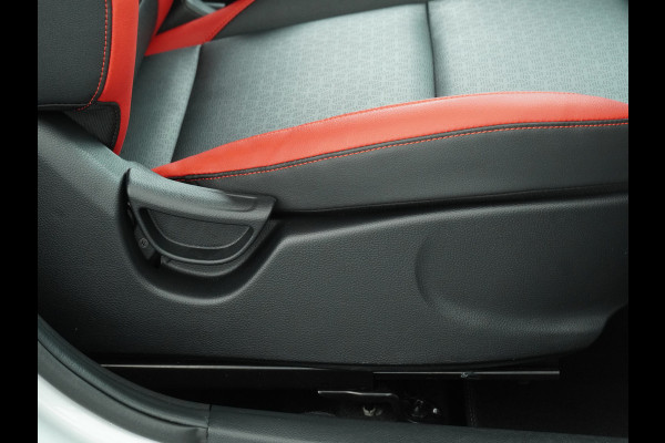 Kia Picanto 1.0 DPi GT-Line - Apple Carplay/Android Auto - Cruise Control - Climate Control -  Leren Bekleding - Navigatie - - Fabrieksgarantie tot 05-2031 Kia Picanto 1.0 DPi GT-Line - Apple Carplay/Android Auto - Cruise Control - Climate Control -  Leren Bekleding - Navigatie - - Fabrieksgarantie tot 05-2031