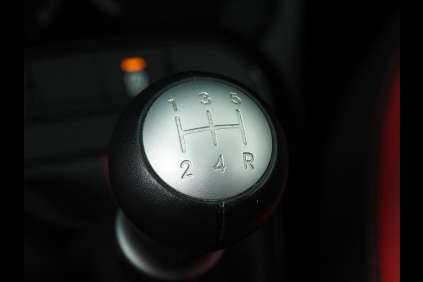 Kia Picanto 1.0 DPi GT-Line - Apple Carplay/Android Auto - Cruise Control - Climate Control - Lederen Bekleding - Navigatie - - Fabrieksgarantie tot 05-2031 Kia Picanto 1.0 DPi GT-Line - Apple Carplay/Android Auto - Cruise Control - Climate Control - Lederen Bekleding - Navigatie - - Fabrieksgarantie tot 05-2031