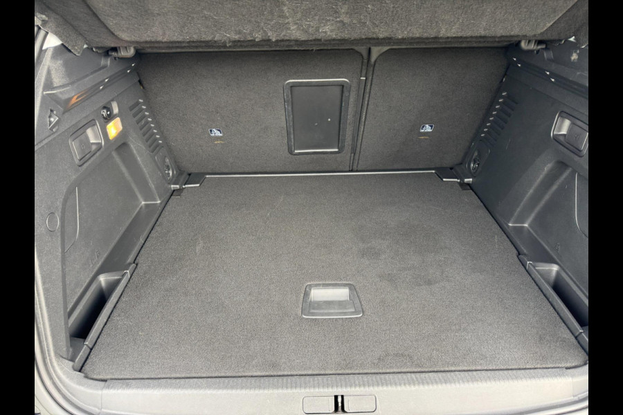 Peugeot 3008 1.2 PureTech Blue Lease Premium AUTOMAAT CAMERA CARPLAY HALF LEDER Peugeot 3008 1.2 PureTech Blue Lease Premium AUTOMAAT CAMERA CARPLAY HALF LEDER