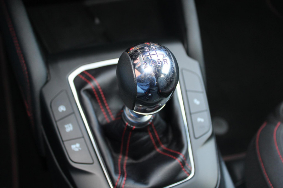 Ford FOCUS Wagon 1.0 EcoBoost Hybrid ST Line X 155pk | Winter Pack | AGR-stoelen | Bang&Olufsen | Adaptive LED | Adaptive cruise control | Elektrische achterklep | Achteruitrijcamera Ford FOCUS Wagon 1.0 EcoBoost Hybrid ST Line X 155pk | Winter Pack | AGR-stoelen | Bang&Olufsen | Adaptive LED | Adaptive cruise control | Elektrische achterklep | Achteruitrijcamera