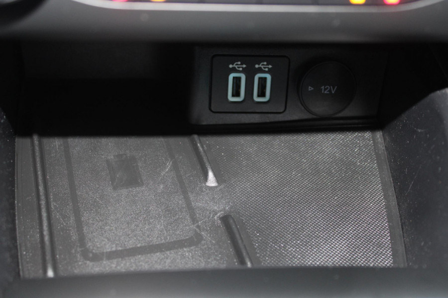 Ford FOCUS Wagon 1.0 EcoBoost Hybrid ST Line X 155pk | Winter Pack | AGR-stoelen | Bang&Olufsen | Adaptive LED | Adaptive cruise control | Elektrische achterklep | Achteruitrijcamera Ford FOCUS Wagon 1.0 EcoBoost Hybrid ST Line X 155pk | Winter Pack | AGR-stoelen | Bang&Olufsen | Adaptive LED | Adaptive cruise control | Elektrische achterklep | Achteruitrijcamera