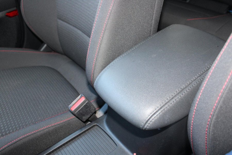 Ford FOCUS Wagon 1.0 EcoBoost Hybrid ST Line X 155pk | Winter Pack | AGR-stoelen | Bang&Olufsen | Adaptive LED | Adaptive cruise control | Elektrische achterklep | Achteruitrijcamera Ford FOCUS Wagon 1.0 EcoBoost Hybrid ST Line X 155pk | Winter Pack | AGR-stoelen | Bang&Olufsen | Adaptive LED | Adaptive cruise control | Elektrische achterklep | Achteruitrijcamera