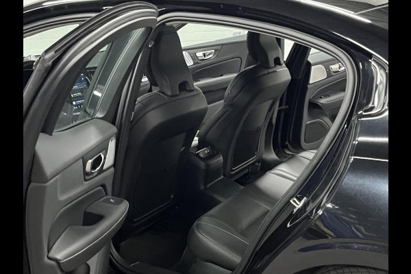 Volvo S60 2.0 Recharge T8 AWD Ultimate Dark *455 PK* | Massage | Open dak | Bowers & Wilkins | Adapt. cruise | Stoelventilatie & Stoelverwarming Volvo S60 2.0 Recharge T8 AWD Ultimate Dark *455 PK* | Massage | Open dak | Bowers & Wilkins | Adapt. cruise | Stoelventilatie & Stoelverwarming