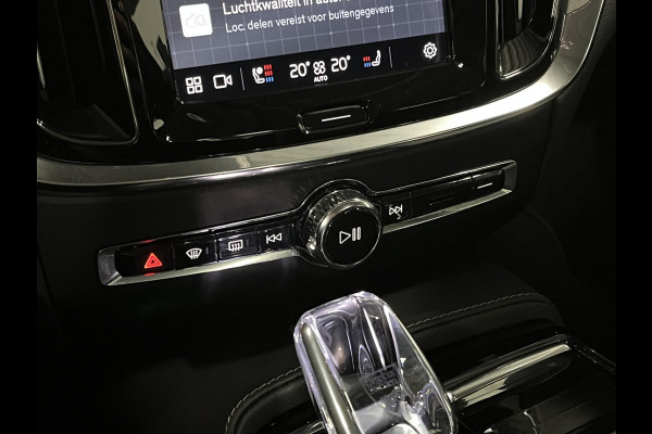 Volvo S60 2.0 Recharge T8 AWD Ultimate Dark *455 PK* | Massage | Open dak | Bowers & Wilkins | Adapt. cruise | Stoelventilatie & Stoelverwarming Volvo S60 2.0 Recharge T8 AWD Ultimate Dark *455 PK* | Massage | Open dak | Bowers & Wilkins | Adapt. cruise | Stoelventilatie & Stoelverwarming