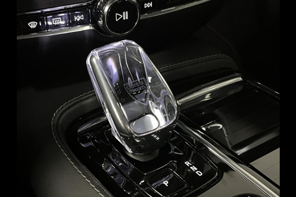 Volvo S60 2.0 Recharge T8 AWD Ultimate Dark *455 PK* | Massage | Open dak | Bowers & Wilkins | Adapt. cruise | Stoelventilatie & Stoelverwarming Volvo S60 2.0 Recharge T8 AWD Ultimate Dark *455 PK* | Massage | Open dak | Bowers & Wilkins | Adapt. cruise | Stoelventilatie & Stoelverwarming