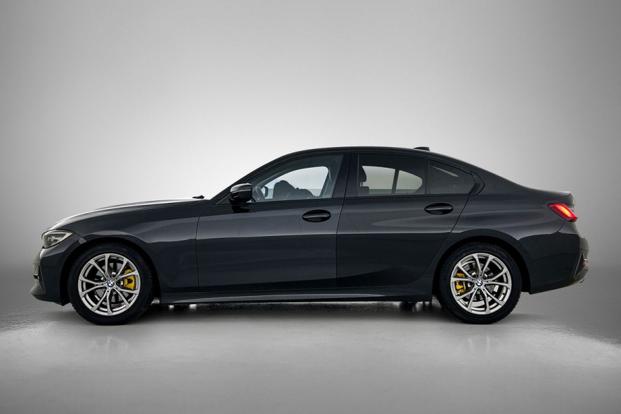 BMW 3-serie 320i Executive Edition(NL-auto, Dealer onderH, Navi Prof, StoelV, Sportstoelen, Parkeerhulp, Etc) BMW 3-serie 320i Executive Edition(NL-auto, Dealer onderH, Navi Prof, StoelV, Sportstoelen, Parkeerhulp, Etc)