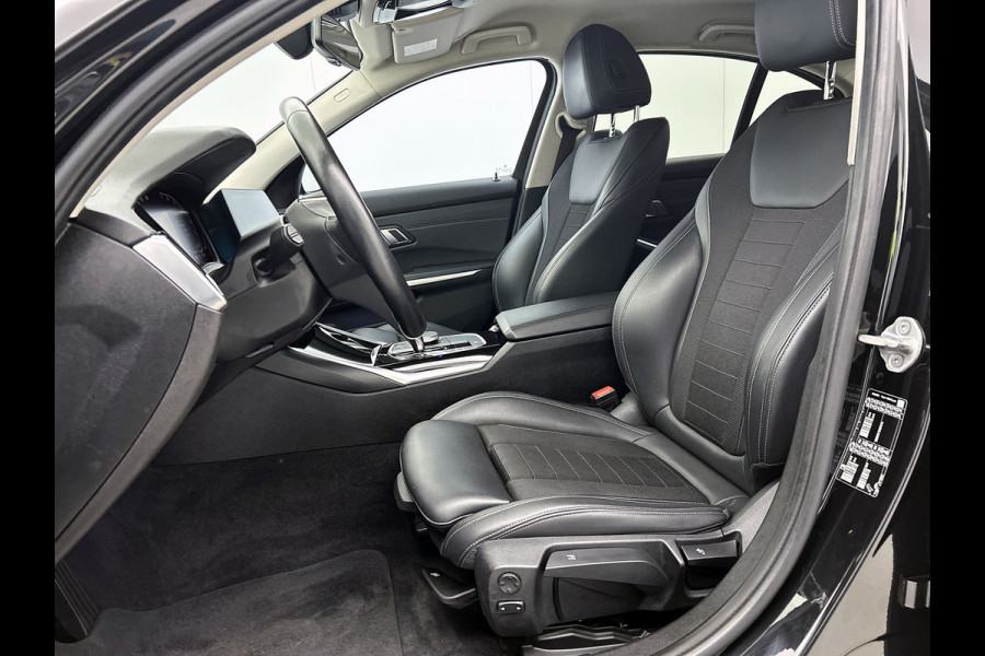 BMW 3-serie 320i Executive Edition(NL-auto, Dealer onderH, Navi Prof, StoelV, Sportstoelen, Parkeerhulp, Etc) BMW 3-serie 320i Executive Edition(NL-auto, Dealer onderH, Navi Prof, StoelV, Sportstoelen, Parkeerhulp, Etc)