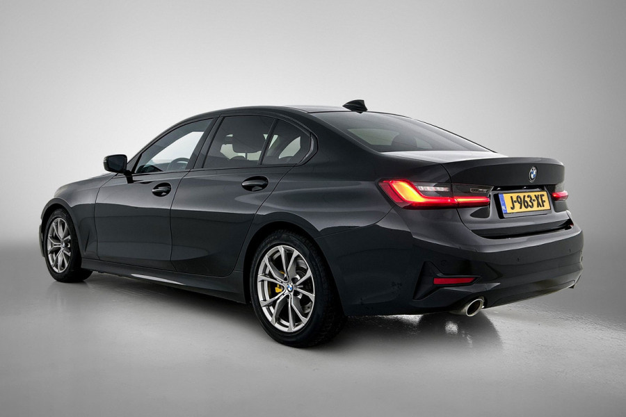 BMW 3-serie 320i Executive Edition(NL-auto, Dealer onderH, Navi Prof, StoelV, Sportstoelen, Parkeerhulp, Etc) BMW 3-serie 320i Executive Edition(NL-auto, Dealer onderH, Navi Prof, StoelV, Sportstoelen, Parkeerhulp, Etc)