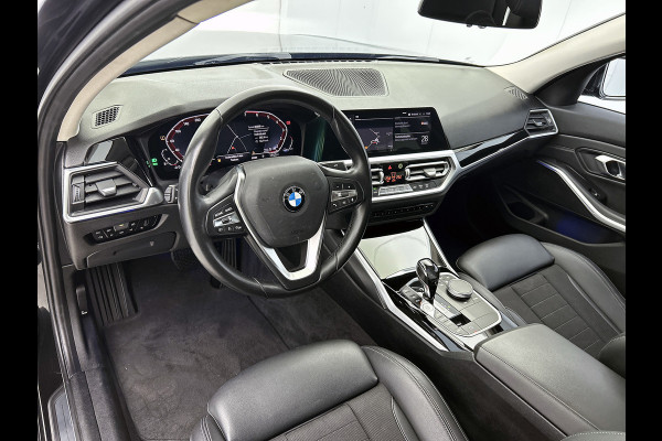 BMW 3-serie 320i Executive Edition(NL-auto, Dealer onderH, Navi Prof, StoelV, Sportstoelen, Parkeerhulp, Etc) BMW 3-serie 320i Executive Edition(NL-auto, Dealer onderH, Navi Prof, StoelV, Sportstoelen, Parkeerhulp, Etc)