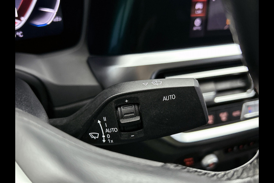 BMW 3-serie 320i Executive Edition(NL-auto, Dealer onderH, Navi Prof, StoelV, Sportstoelen, Parkeerhulp, Etc) BMW 3-serie 320i Executive Edition(NL-auto, Dealer onderH, Navi Prof, StoelV, Sportstoelen, Parkeerhulp, Etc)