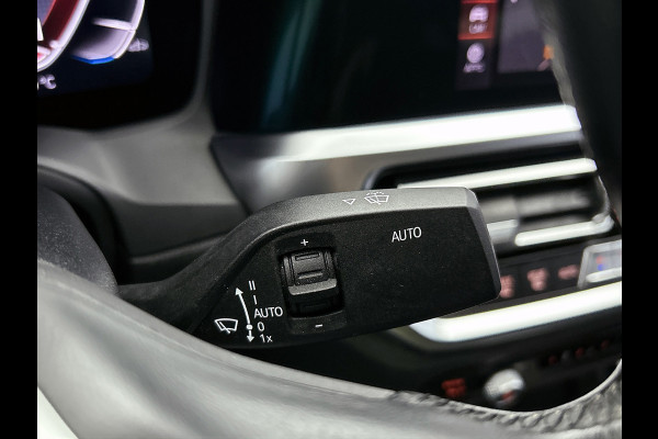 BMW 3-serie 320i Executive Edition(NL-auto, Dealer onderH, Navi Prof, StoelV, Sportstoelen, Parkeerhulp, Etc) BMW 3-serie 320i Executive Edition(NL-auto, Dealer onderH, Navi Prof, StoelV, Sportstoelen, Parkeerhulp, Etc)