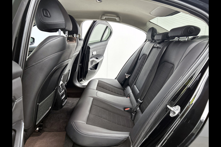 BMW 3-serie 320i Executive Edition(NL-auto, Dealer onderH, Navi Prof, StoelV, Sportstoelen, Parkeerhulp, Etc) BMW 3-serie 320i Executive Edition(NL-auto, Dealer onderH, Navi Prof, StoelV, Sportstoelen, Parkeerhulp, Etc)