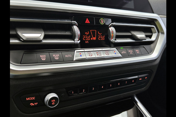 BMW 3-serie 320i Executive Edition(NL-auto, Dealer onderH, Navi Prof, StoelV, Sportstoelen, Parkeerhulp, Etc) BMW 3-serie 320i Executive Edition(NL-auto, Dealer onderH, Navi Prof, StoelV, Sportstoelen, Parkeerhulp, Etc)