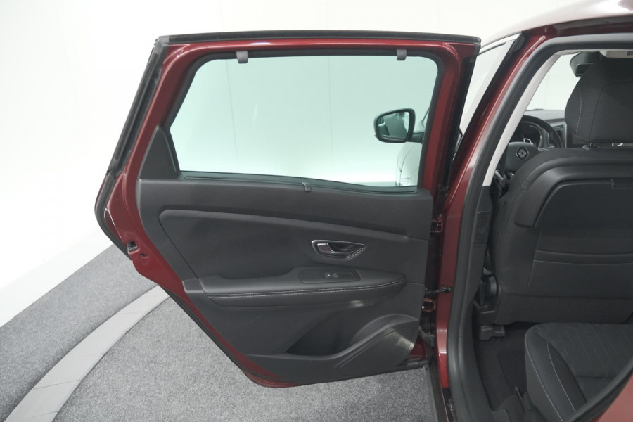 Renault Scénic TCe 140 EDC Limited | Camera | Stoelverwarming | Navigatie | Apple Carplay Renault Scénic TCe 140 EDC Limited | Camera | Stoelverwarming | Navigatie | Apple Carplay