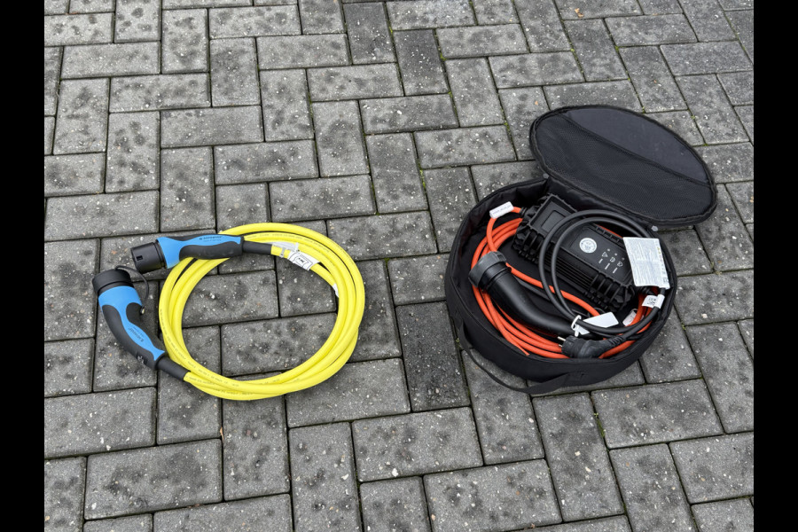 Peugeot e-Traveller 75 kWh Business VIP / PRIJS INCL BTW /**7.401 KM**/ FULL ELECTRIC / 6-PERSOONS / 2x SCHUIFDEUR / LEDER / MASSAGE......