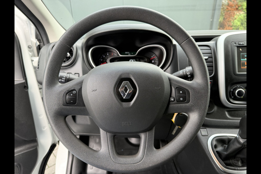 Renault Trafic 2.0 dCi 145 PK AUTOMAAT / L1H1 / 2x SCHUIFDEUR / TREKHAAK / AIRCO / CRUISE / 3-ZITS / LED Renault Trafic 2.0 dCi 145 PK AUTOMAAT / L1H1 / 2x SCHUIFDEUR / TREKHAAK / AIRCO / CRUISE / 3-ZITS / LED
