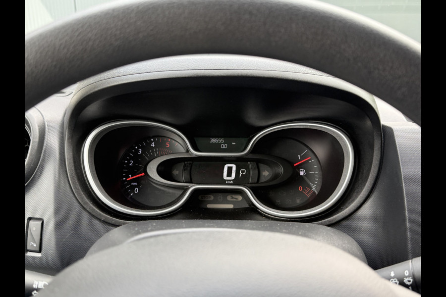 Renault Trafic 2.0 dCi 145 PK AUTOMAAT / L1H1 / 2x SCHUIFDEUR / TREKHAAK / AIRCO / CRUISE / 3-ZITS / LED Renault Trafic 2.0 dCi 145 PK AUTOMAAT / L1H1 / 2x SCHUIFDEUR / TREKHAAK / AIRCO / CRUISE / 3-ZITS / LED