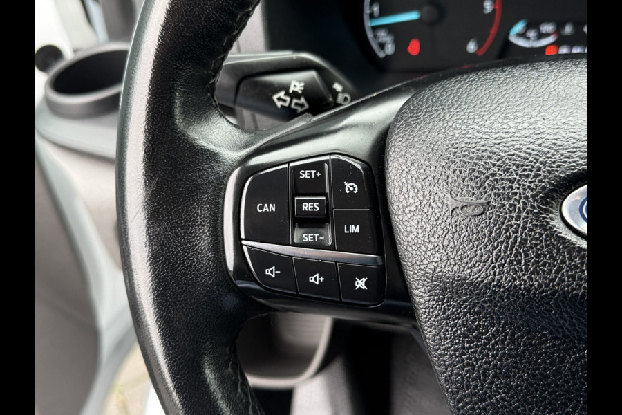 Ford Transit Custom 2.0 TDCI 130 PK AUTOMAAT / L2H1 / TREND / TREKHAAK / CRUISE / CAMERA / NAVI / LED