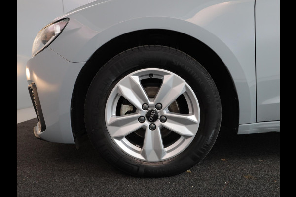 Audi A1 Sportback 25 TFSI Pro Line 95 pk | Navigatie | Parkeersensoren achter | Cruise control | Apple Carplay/Android Auto | Audi A1 Sportback 25 TFSI Pro Line 95 pk | Navigatie | Parkeersensoren achter | Cruise control | Apple Carplay/Android Auto |