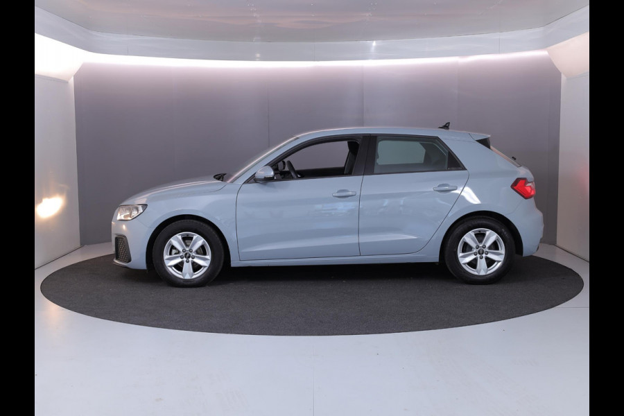 Audi A1 Sportback 25 TFSI Pro Line 95 pk | Navigatie | Parkeersensoren achter | Cruise control | Apple Carplay/Android Auto | Audi A1 Sportback 25 TFSI Pro Line 95 pk | Navigatie | Parkeersensoren achter | Cruise control | Apple Carplay/Android Auto |