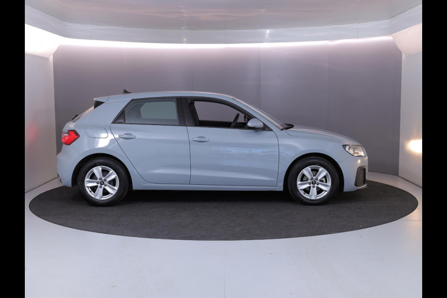 Audi A1 Sportback 25 TFSI Pro Line 95 pk | Navigatie | Parkeersensoren achter | Cruise control | Apple Carplay/Android Auto | Audi A1 Sportback 25 TFSI Pro Line 95 pk | Navigatie | Parkeersensoren achter | Cruise control | Apple Carplay/Android Auto |