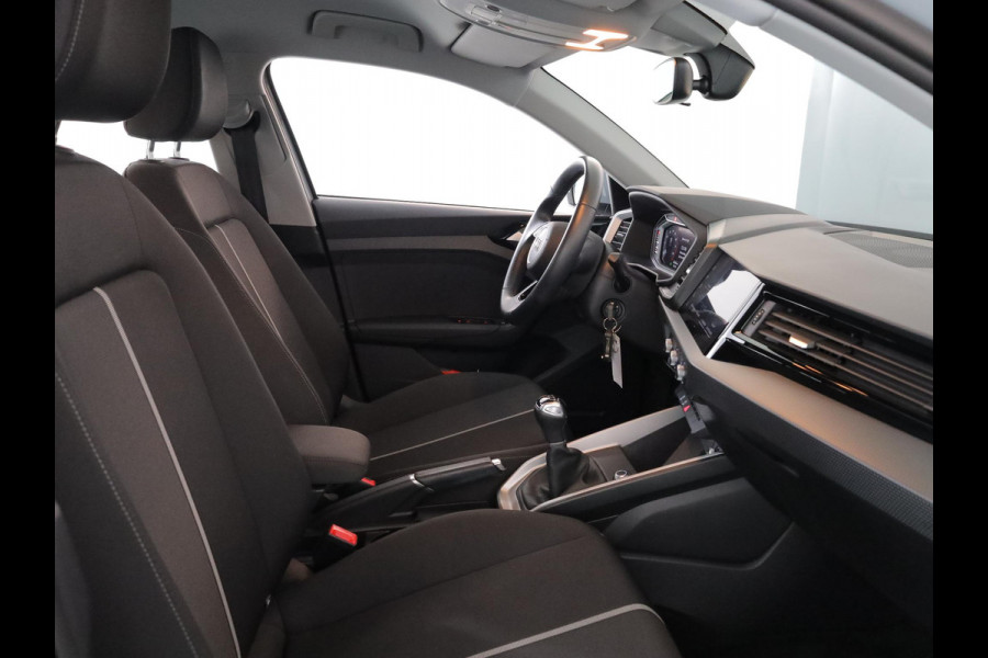 Audi A1 Sportback 25 TFSI Pro Line 95 pk | Navigatie | Parkeersensoren achter | Cruise control | Apple Carplay/Android Auto | Audi A1 Sportback 25 TFSI Pro Line 95 pk | Navigatie | Parkeersensoren achter | Cruise control | Apple Carplay/Android Auto |
