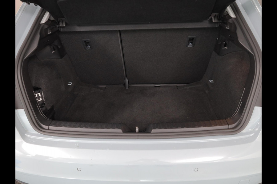 Audi A1 Sportback 25 TFSI Pro Line 95 pk | Navigatie | Parkeersensoren achter | Cruise control | Apple Carplay/Android Auto | Audi A1 Sportback 25 TFSI Pro Line 95 pk | Navigatie | Parkeersensoren achter | Cruise control | Apple Carplay/Android Auto |