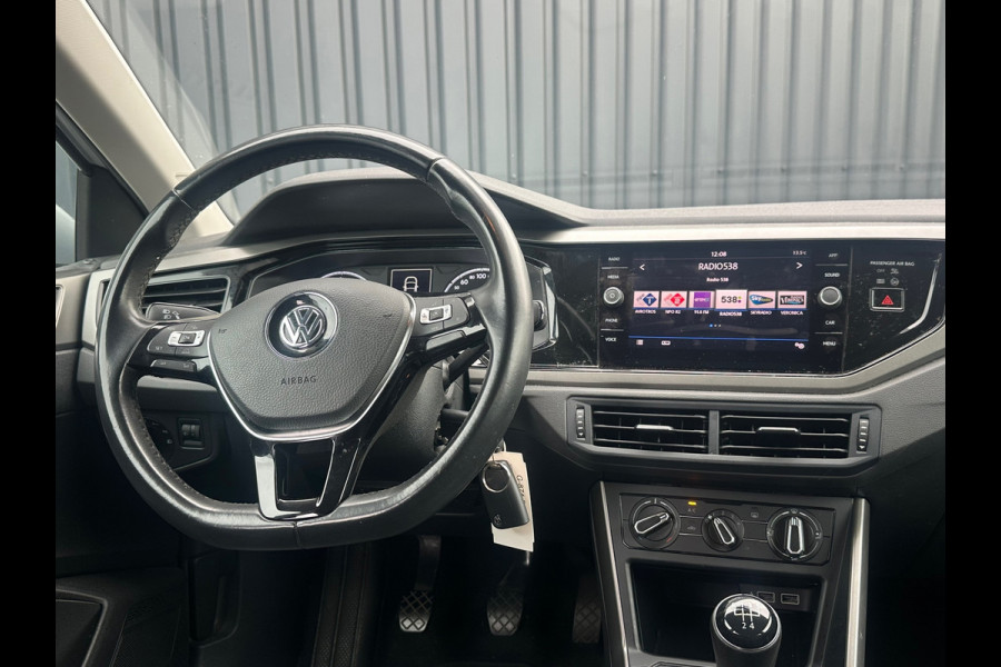 Volkswagen Polo 1.0 MPI Comfortline Volkswagen Polo 1.0 MPI Comfortline
