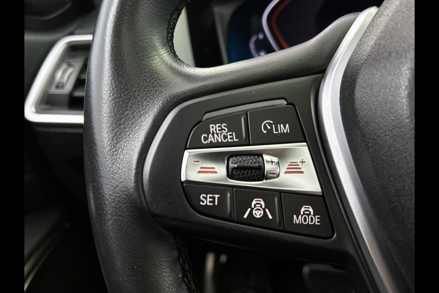 BMW 3-serie 320i M-sport xDrive High Executive(Panorama, StoelV, Carplay, Parkeersensoren, Navi, Camera, Adapt Cruise, Etc) BMW 3-serie 320i M-sport xDrive High Executive(Panorama, StoelV, Carplay, Parkeersensoren, Navi, Camera, Adapt Cruise, Etc)