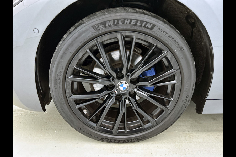 BMW 3-serie 320i M-sport xDrive High Executive(Panorama, StoelV, Carplay, Parkeersensoren, Navi, Camera, Adapt Cruise, Etc) BMW 3-serie 320i M-sport xDrive High Executive(Panorama, StoelV, Carplay, Parkeersensoren, Navi, Camera, Adapt Cruise, Etc)