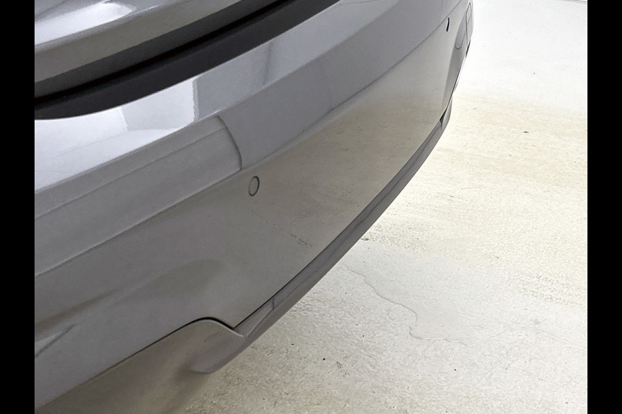 BMW 3-serie 320i M-sport xDrive High Executive(Panorama, StoelV, Carplay, Parkeersensoren, Navi, Camera, Adapt Cruise, Etc) BMW 3-serie 320i M-sport xDrive High Executive(Panorama, StoelV, Carplay, Parkeersensoren, Navi, Camera, Adapt Cruise, Etc)