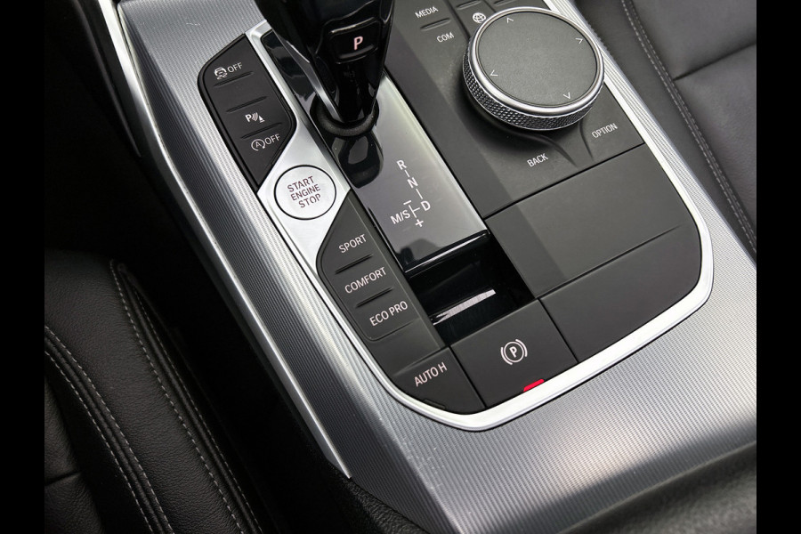 BMW 3-serie 320i M-sport xDrive High Executive(Panorama, StoelV, Carplay, Parkeersensoren, Navi, Camera, Adapt Cruise, Etc) BMW 3-serie 320i M-sport xDrive High Executive(Panorama, StoelV, Carplay, Parkeersensoren, Navi, Camera, Adapt Cruise, Etc)