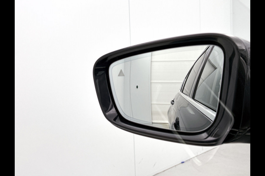 BMW 3-serie 320i M-sport xDrive High Executive(Panorama, StoelV, Carplay, Parkeersensoren, Navi, Camera, Adapt Cruise, Etc) BMW 3-serie 320i M-sport xDrive High Executive(Panorama, StoelV, Carplay, Parkeersensoren, Navi, Camera, Adapt Cruise, Etc)