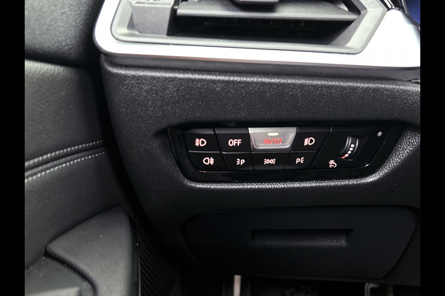 BMW 3-serie 320i M-sport xDrive High Executive(Panorama, StoelV, Carplay, Parkeersensoren, Navi, Camera, Adapt Cruise, Etc) BMW 3-serie 320i M-sport xDrive High Executive(Panorama, StoelV, Carplay, Parkeersensoren, Navi, Camera, Adapt Cruise, Etc)