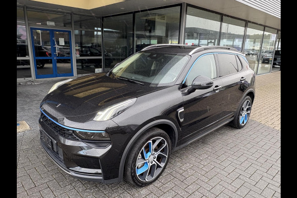 Lynk & Co 01 1.5 261 pk | PHEV | Zuid | 360 Camera | Adaptieve Cruise | Elek. Achterklep | Panorama dak | Stoelverwarming | 1.800kg Trekgewicht Lynk & Co 01 1.5 261 pk | PHEV | Zuid | 360 Camera | Adaptieve Cruise | Elek. Achterklep | Panorama dak | Stoelverwarming | 1.800kg Trekgewicht