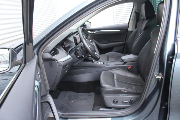 Škoda Octavia Combi 1.4 TSI 204pk iV PHEV Business Edition Plus Clima Cruise Navi Camera HUD 19"LMV El. Klep Škoda Octavia Combi 1.4 TSI 204pk iV PHEV Business Edition Plus Clima Cruise Navi Camera HUD 19"LMV El. Klep