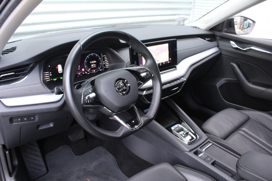 Škoda Octavia Combi 1.4 TSI 204pk iV PHEV Business Edition Plus Clima Cruise Navi Camera HUD 19"LMV El. Klep Škoda Octavia Combi 1.4 TSI 204pk iV PHEV Business Edition Plus Clima Cruise Navi Camera HUD 19"LMV El. Klep