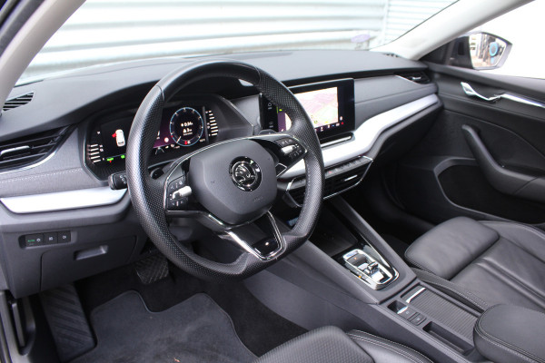 Škoda Octavia Combi 1.4 TSI 204pk iV PHEV Business Edition Plus Clima Cruise Navi Camera HUD 19"LMV El. Klep Škoda Octavia Combi 1.4 TSI 204pk iV PHEV Business Edition Plus Clima Cruise Navi Camera HUD 19"LMV El. Klep