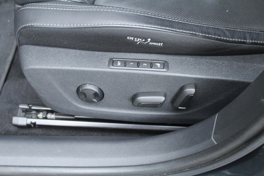 Škoda Octavia Combi 1.4 TSI 204pk iV PHEV Business Edition Plus Clima Cruise Navi Camera HUD 19"LMV El. Klep Škoda Octavia Combi 1.4 TSI 204pk iV PHEV Business Edition Plus Clima Cruise Navi Camera HUD 19"LMV El. Klep